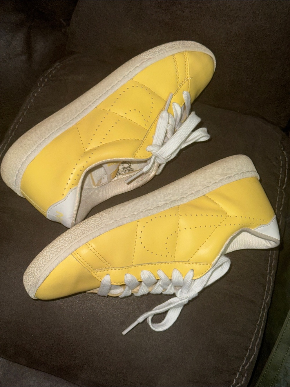 Nike Vintage Wimbledon Yellow Sneakers with White Laces - Picture 6 of 6
